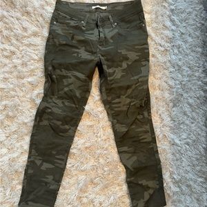 levi camo jeans